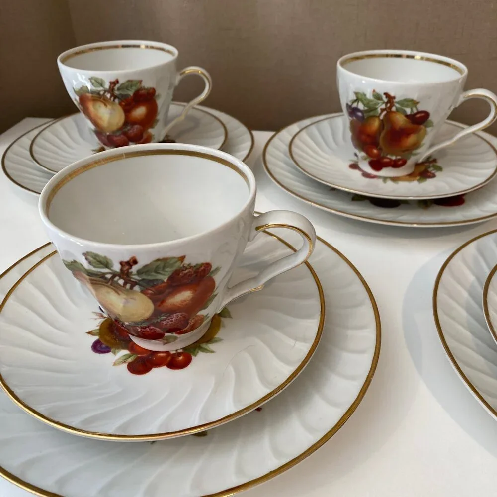 Old Nuremberg Bavaria Germany Fruit Tea Set for 4‎ – Gold Trim, 12 Pc